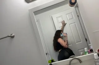 Thick white bitch ready to get freaky😘😈🫦💦 - Image 12