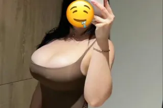 Hola papi , Ven a pasar una experiencia de placer 🍑🍆💦con ricas mamasitas muy hamables 🥰con privacidad pasala Rico y sientase en confianza en venir todo seguro Precios muy Buenos No policia Solo gente Seria Para MAs informacion Llamame - Image 2