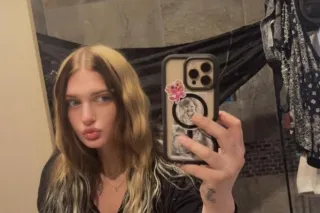 hot blonde with a body you cannot resist ❤‍🔥🖤 - Image 5