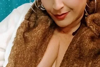 AVAILABLE NOW!!!❤ Saturday 3-7... - Image 3
