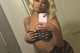 𝓢𝓮𝓷𝓼𝓾𝓪𝓵 & 𝓢𝓮𝓭𝓾𝓬𝓽𝓲𝓿𝓮 💋 Back in ... - Image 2