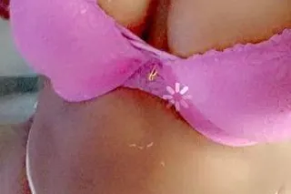Ft shows and wet slippery Content Only! 🫦🥂💦 - Image 1