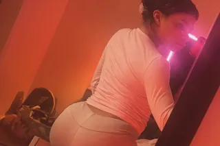 Slim thick exotic mami Selena ... - Image 2
