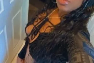 Girls with glasses eat so much dick & pussy be wetter🤤 You can come to me in Madison Hts 🏨 or I can come to you 🚘 - Image 11