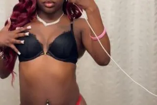 New in Town 💋𝐒𝐞𝐱𝐲 Chocolate 𝐓𝐫... - Image 2