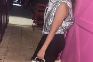 heyyy fresh 18 yr old here just tryna have some fun i got a fat tight wet pussy 😛😻 - Image 2
