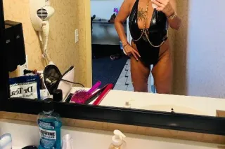 Visiting Soon🔥Hot🔥Mature🔥Petit... - Image 2