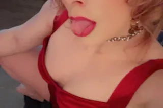 A REAL GIRL W/ REAL PICS TAKEN TODAY - Image 11
