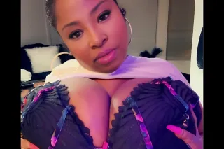 Sexy BBWWith Juggs and juicy wet 💦🍌 - Image 2