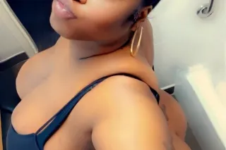 Sexy BBWWith Juggs and juicy wet 💦🍌 - Image 6