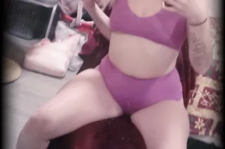 hott and ready 🔥 - 20 - Image 1