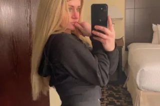 Warm up with this sexy Snow Bunny 🌬❄🩵 Outcall or car date ONLY - Image 8