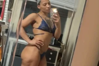 5'5" with Brown Eyes, Caramell... - Image 2