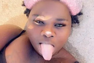 Warm, Wet tight Grip 😩 - 22 - Image 2