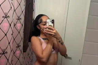 LIGHTSKIN PETITE 🌸🧸 ready to p... - Image 2