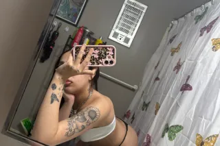 LIGHTSKIN PETITE 🌸🧸 ready to p... - Image 3