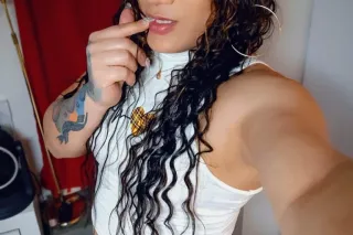 latina - Image 10