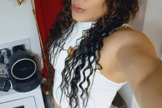 latina - Image 11