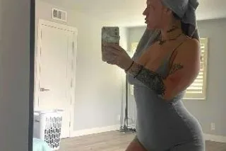 Thick White Girl🖤 - 25 - Image 2