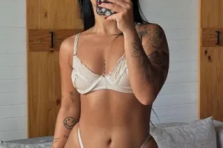 Hello boy, you want to spenyd a beautiful night with me just like my cute face and my butt 🍑💋🍑🍌 - Image 2