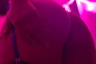 Cum enjoy a steamy session wit... - Image 1