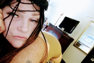 sexy lady available - Image 7