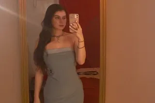Curvy exotic brunette. classy and laidback w/ mysterious aura - Image 10
