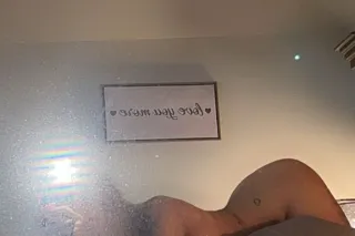 sexy white girl with the best kitty 😻 in the city💖 - Image 5