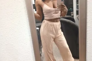 Carmel chocolate looking for a Sugar Daddy - Image 5