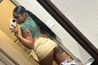 facetime shows &amp; content available👏🏾👏🏾🥰 - Image 3