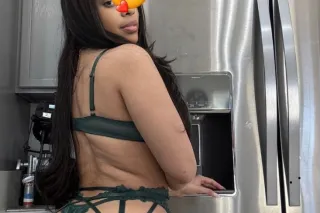 Sexy Latina 🤭🤭🤭Hot and very af... - Image 2