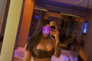 👅attractive and juicy new Vene... - Image 1
