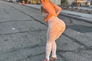 PRETTY, PETITE, WHITE 😍 - Image 8