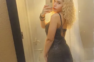 skinny, curvy, gorgeous and unique 1 of 1- shy, wet, petite slimthick body, beautiful face + HONEY EYES+ soft lips...💅🏽🧚🏽 - Image 8