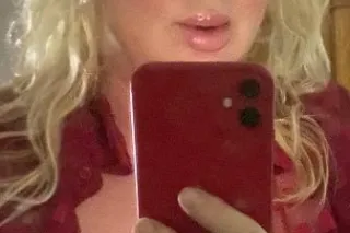 Busty mature full body blonde ... - Image 3