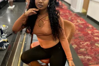 🌹NEW IN TOWN 🥰🫧 EBONY CLASSY 5... - Image 2
