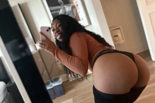 🌹NEW IN TOWN 🥰🫧 EBONY CLASSY 5... - Image 4