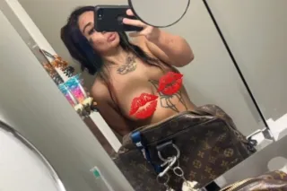 - Alice In WonderLand 🖤 🍓🍰 I Will Only Anwser 📲 If Im Active 🤳🥰🤩 PSA... Sorry Ive Ben Out A Few Days - Text Me - Agian! ...🙈😊✨🫰 - Image 8