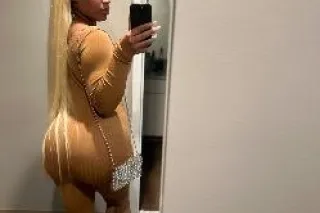 Pretty Petite - 25 - Image 3