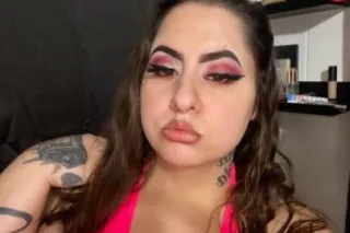 chubby latina - Image 7