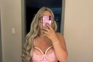 Hi I'm a trans girl visiting the city Andrea available right now - Image 7