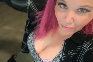 SHE A GHETTO BITCH BUT SHE PERFECT,THAT PUSSY PERFECT!!! - Image 6