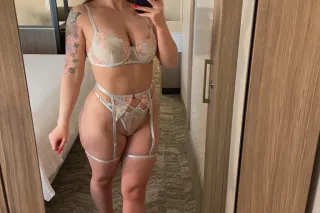 🌸🌺Petite Blonde Hair, Blue Eye... - Image 1