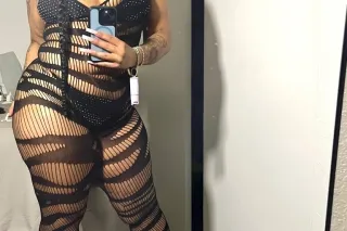 Thick Big booty🍯🥂 & Wet pussy ... - Image 4