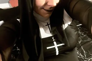 Fetish Queen - Image 1