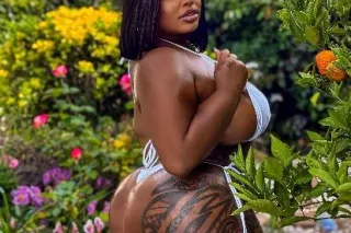 🍑💎 Curves That Ruin Focus | Ne... - Image 1