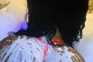 morena caliente - Image 3