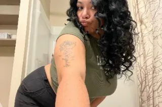 Thick Blasian College Cutie LA... - Image 1