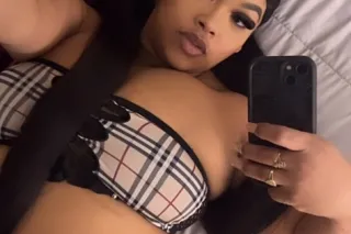 HOT AND READY 4 YOU💋💋 - Image 1