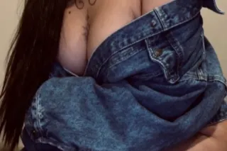 FaceTime Shows Spicy Latina 🍑🥵... - Image 3